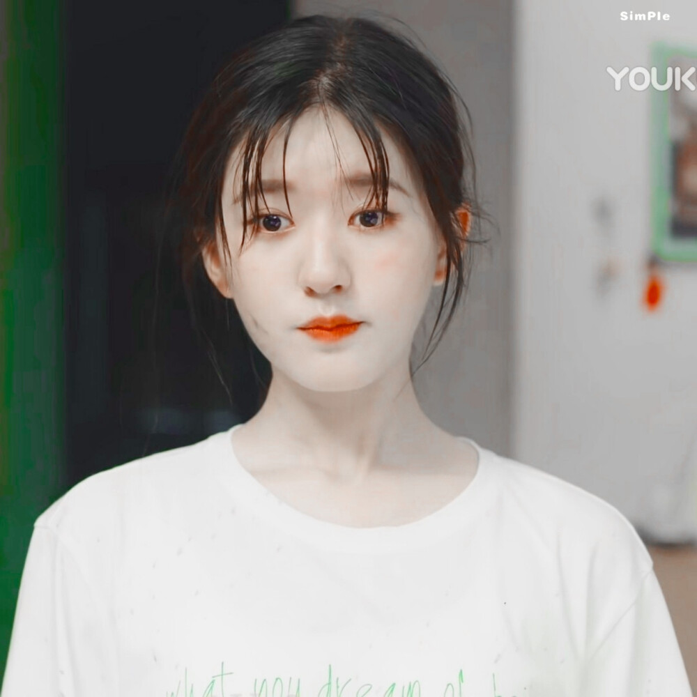 赵露思
dt缤纷兔耳帽