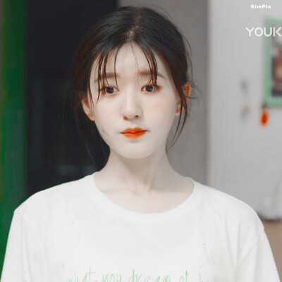 赵露思
dt缤纷兔耳帽