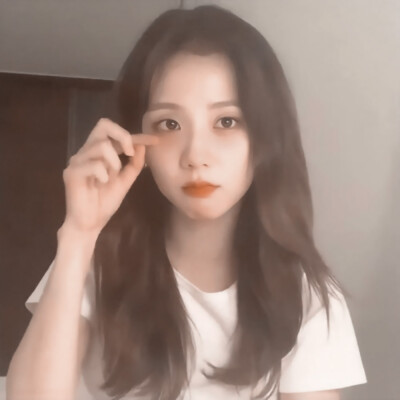 “迷雾散尽一切终于变清晰 爱与痛都成回忆”
原：赴暒