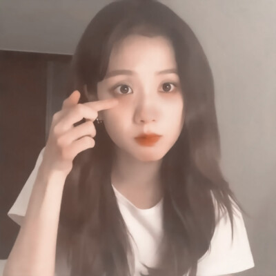 “迷雾散尽一切终于变清晰 爱与痛都成回忆”
原：赴暒