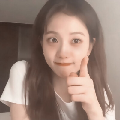 “迷雾散尽一切终于变清晰 爱与痛都成回忆”
原：赴暒