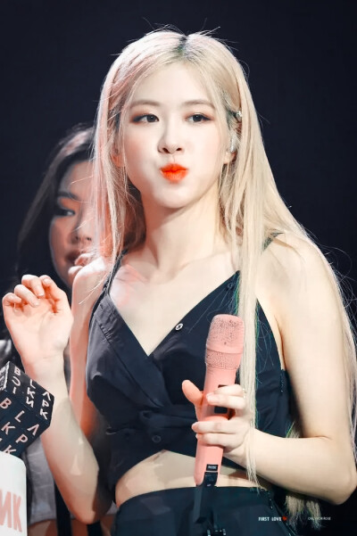 rosé壁纸
原.Firstlove_rose
5p