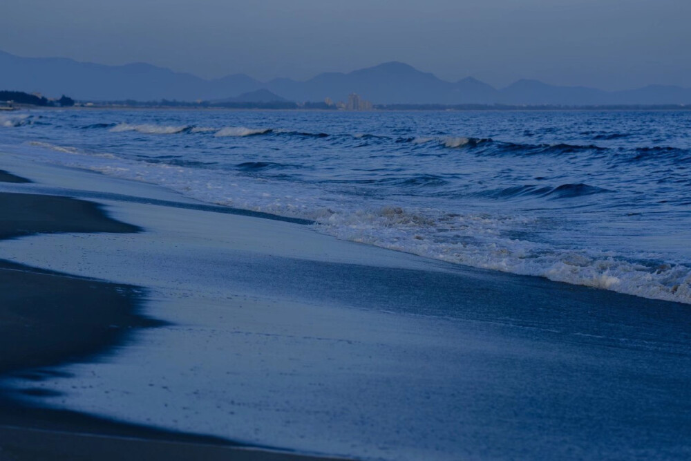 海洋藏不住我对你的思念。