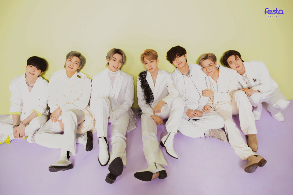防弹少年团BTS2021festa团体照
金南俊 金硕珍 闵玧其 郑号锡 朴智旻 金泰亨 田柾国
RM JIN SUGA J-HOPE JIMIN V JUNGKOOK