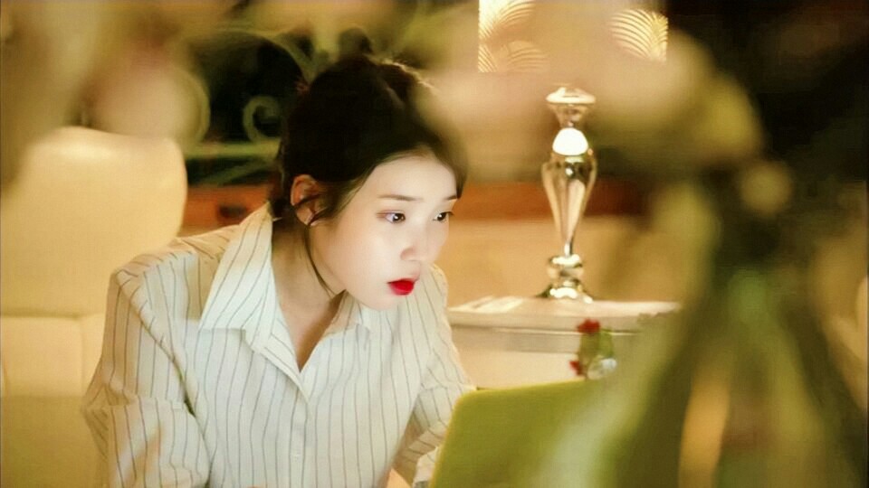 IU
自截自调
by张甜菜