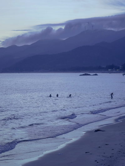 /
世界很大，就像这星空一样，它不会因为，一颗星星的存在，而流光溢彩，也不会因为，一颗星星的缺席，就黯然失色。
