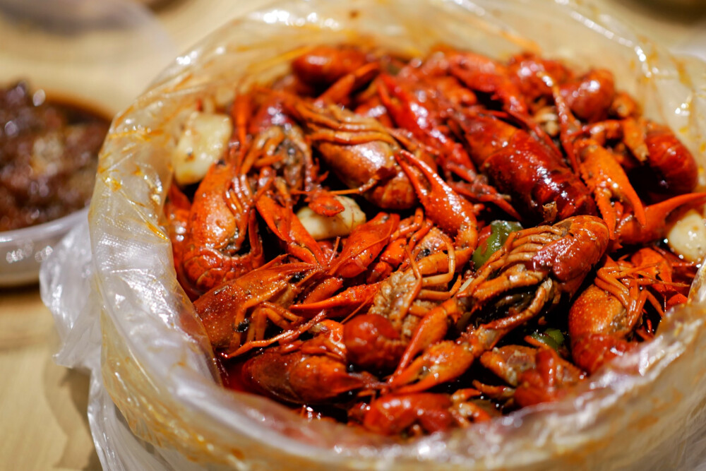 没有啥是3斤龙虾解决不了滴
如果解决不了那就6斤 ​​​