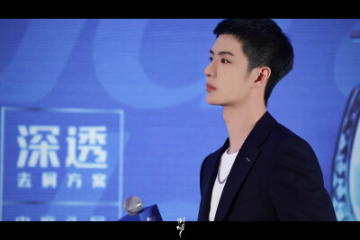 210605 海飞丝品牌见面会 @UNIQ-王一博 cr:logo