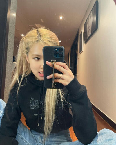 BLACKPINK 朴彩英ROSÉ