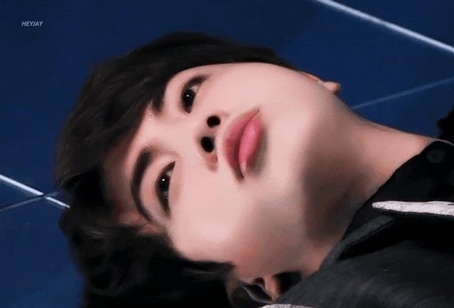 金硕珍动图 cr水印