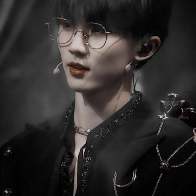 “野花生长 爱意永不消退”