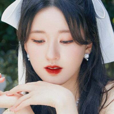 ●赵露思
○“绿野” ​​​
cr@无氪温火