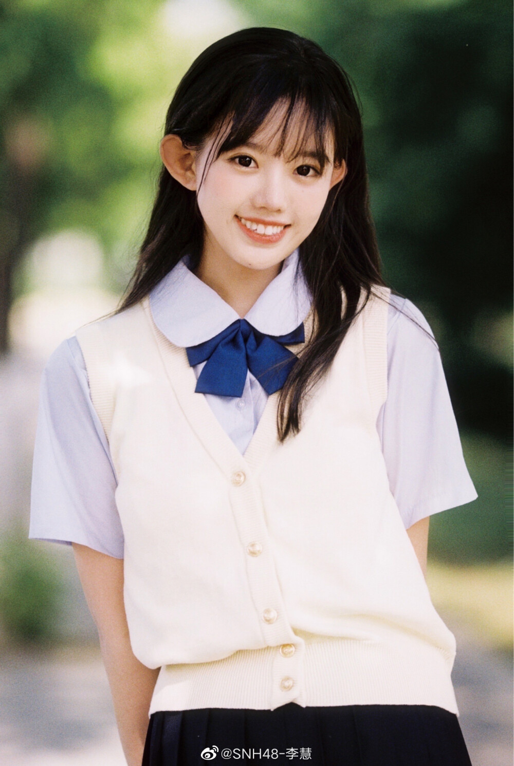 在谷底也要开花
在海底也要望月✨
出境：@SNH48-李慧
摄影：@菇菇子_