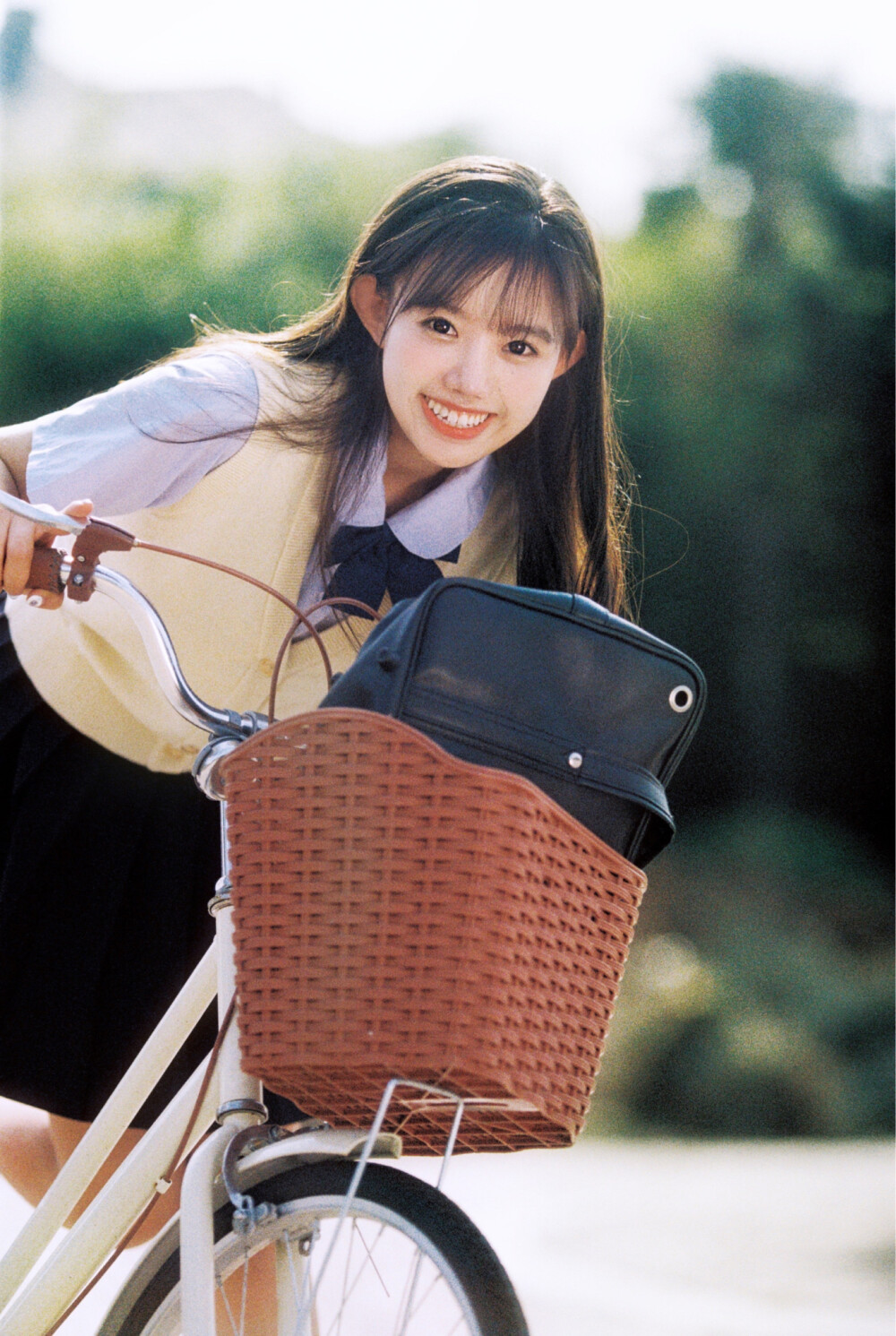 在谷底也要开花
在海底也要望月✨
出境：@SNH48-李慧
摄影：@菇菇子_