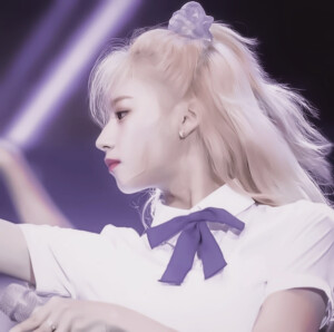 
  :你臉红了

/凑崎纱夏/

原 DOODOO_22