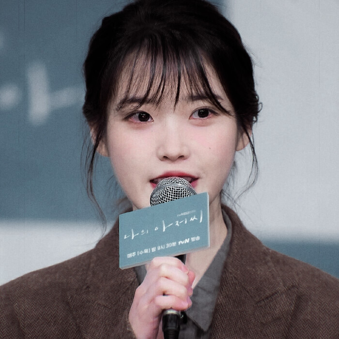 IU