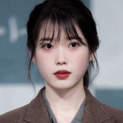 IU