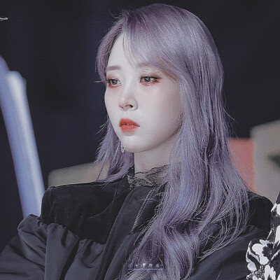 
·文星伊长官，您对这次暗杀活动有什么看法？
·文星伊·Moon Byul E.
饭拍©RH950922