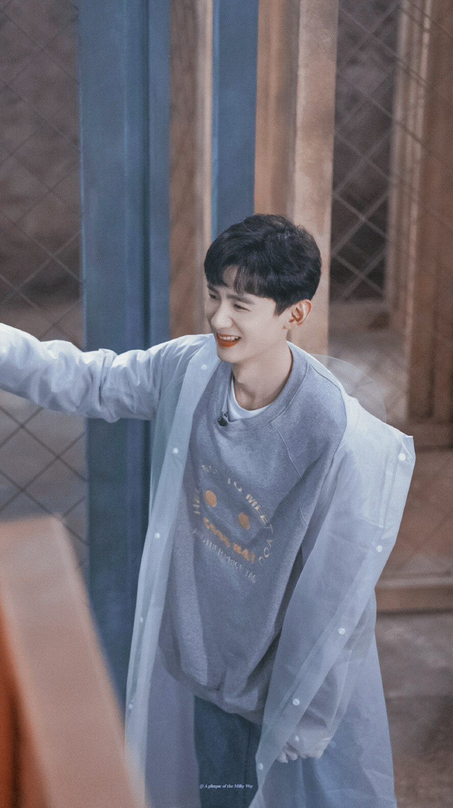 白敬亭
©窥见银河星雾