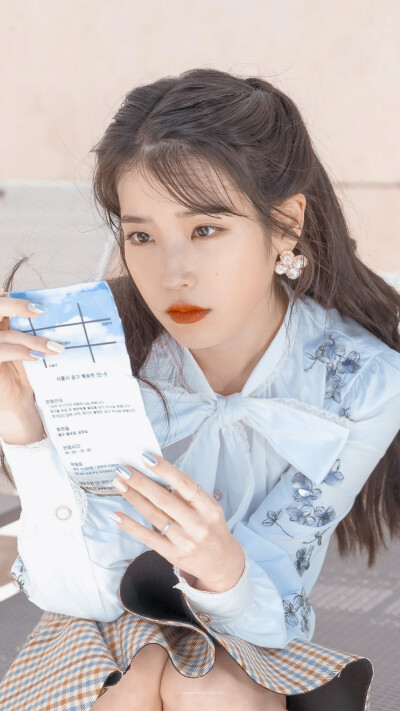 IU 李知恩 / 德鲁纳酒店✘张满月
©窥见银河星雾