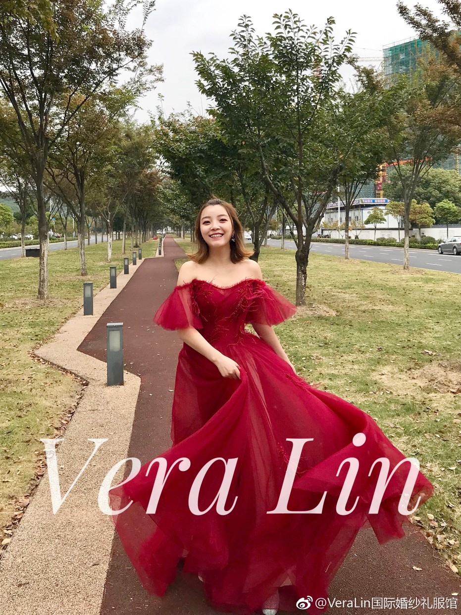 礼服 图源微博cr @ Vera Lin 国际婚纱礼服馆