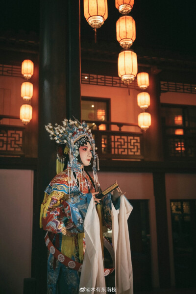 《贵妃醉酒》 | 客片
“您且自开怀吧”
摄影@木有东南枝
#南京约拍##扬州约拍##马鞍山约拍# ​