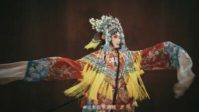 《贵妃醉酒》 | 客片
“您且自开怀吧”
摄影@木有东南枝
#南京约拍##扬州约拍##马鞍山约拍# ​