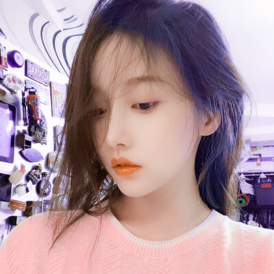 ·姜贞羽·
姜姜也太会自拍了！爱死！