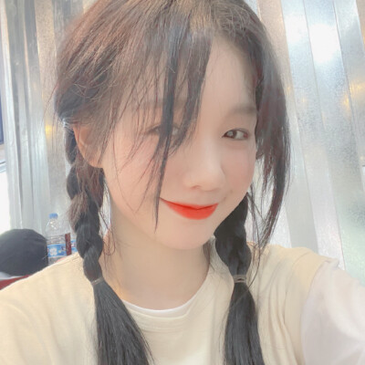 ·徐梦洁·
已经连续给彩虹发私信59天啦！