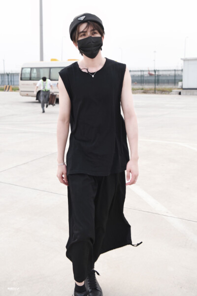 蔡徐坤
图cr：vb@偏遇日记_蔡徐坤