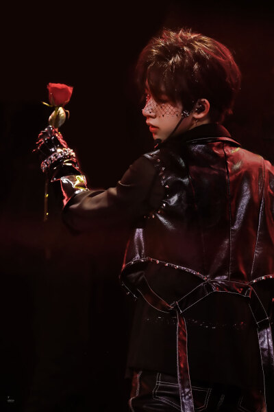 你比夏日里的微风更让人心动 