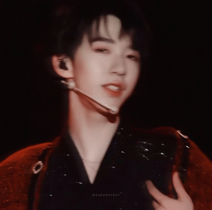 · 贺峻霖|情人 ·
·原截.江时树