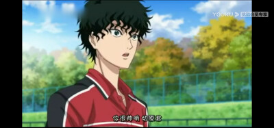 新网球王子
白石和切原组成的双打
是莲二拜托白石照顾小海带防止恶魔化
因为恶魔化是危及生命的
喜来喜挡住了小海带恶魔化时的打人的一拍
但是绷带被打散了
这一下太帅了啊！！
不愧是许废内定最帅三人组之一嘻嘻嘻…