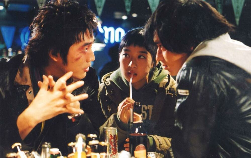 《狼的诱惑》是由金泰均执导，姜栋元、赵汉善、李清娥主演的韩国爱情电影。