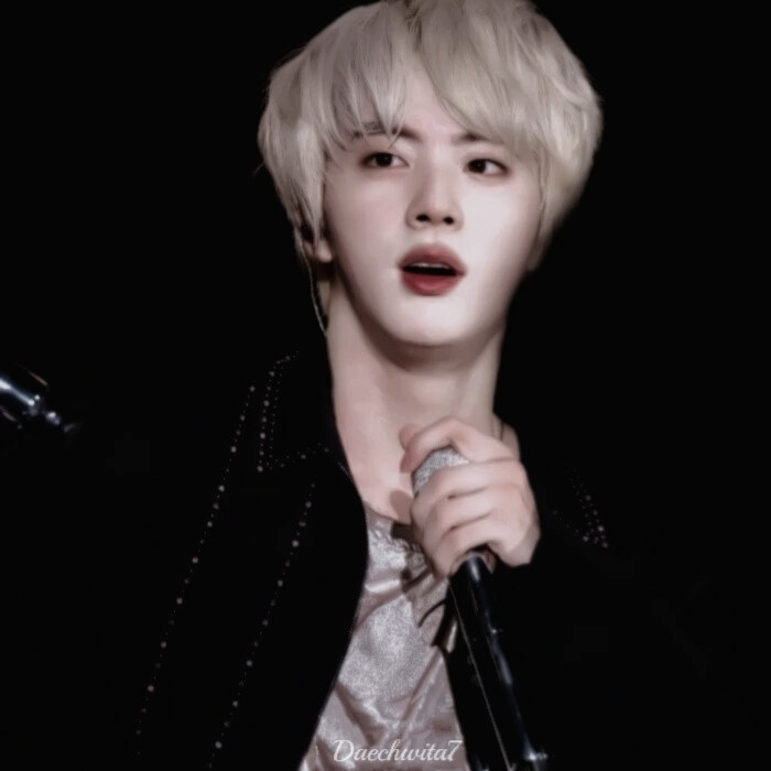 “别看爷会讲几个大叔笑话就觉得爷很好泡”
金硕珍 /cr.JINs1204