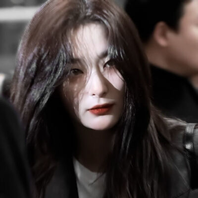 # SeulGi
©is9194