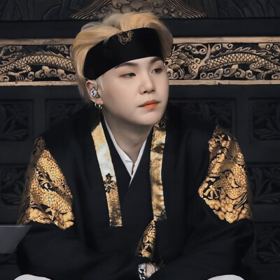 闵玧其/SUGA
*成王之躯*
原©江翊。