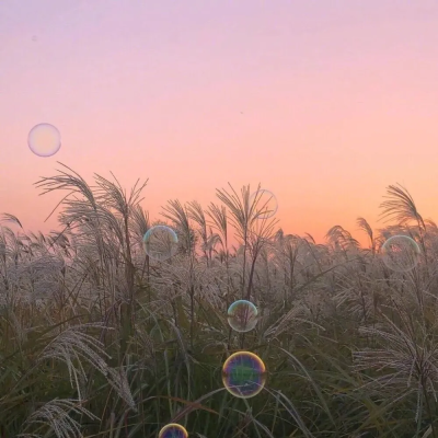 背景图
被你的可爱咬一口，灵魂都失重。