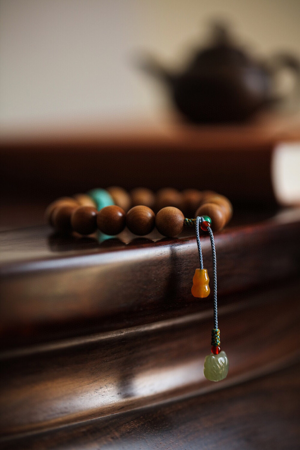 编一条心仪的手链 拍一张漂亮的照片