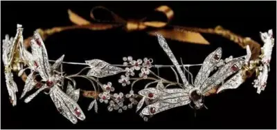 尚美（Chaumet）蜻蜓皇冠