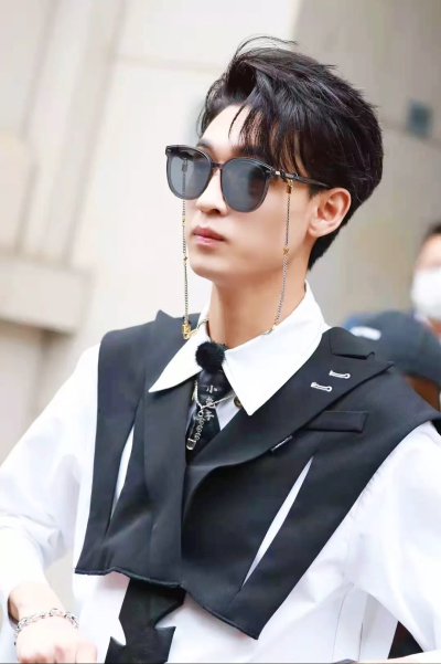 一个字:帅！！！