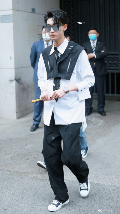 一个字:帅！！！