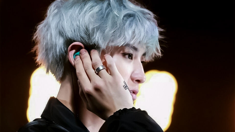 「橙光」朴灿烈
侵删｜素质拿图