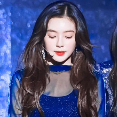 我就站在这看着你爱别人
裴珠泫‖原图ReneJingle