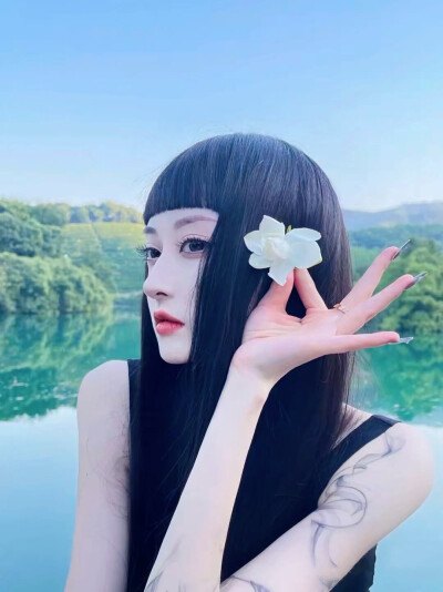 高清女头#愿生如夏花，不负韶华，一路芬芳！愿这个夏天凉快一点。