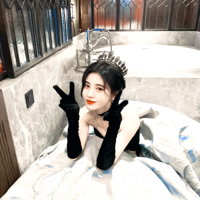 “美女就是坠可的！”
苏粟粟/鞠婧祎