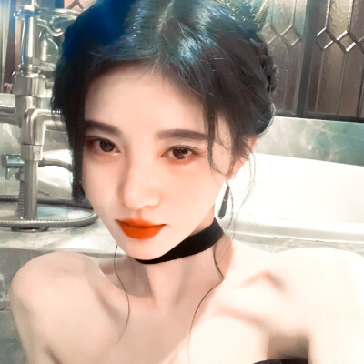 “美女就是坠可的！”
苏粟粟/鞠婧祎