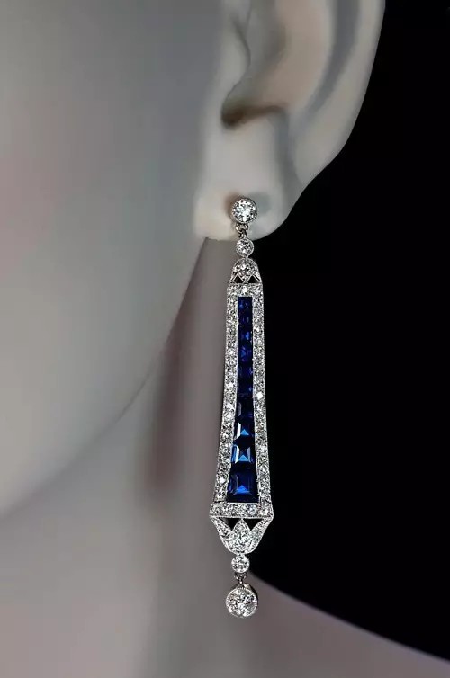 蓝宝石钻石装饰艺术耳环