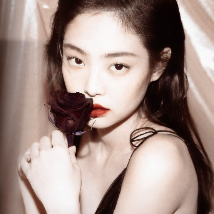 Jennie
今天是高冷妮妮∝