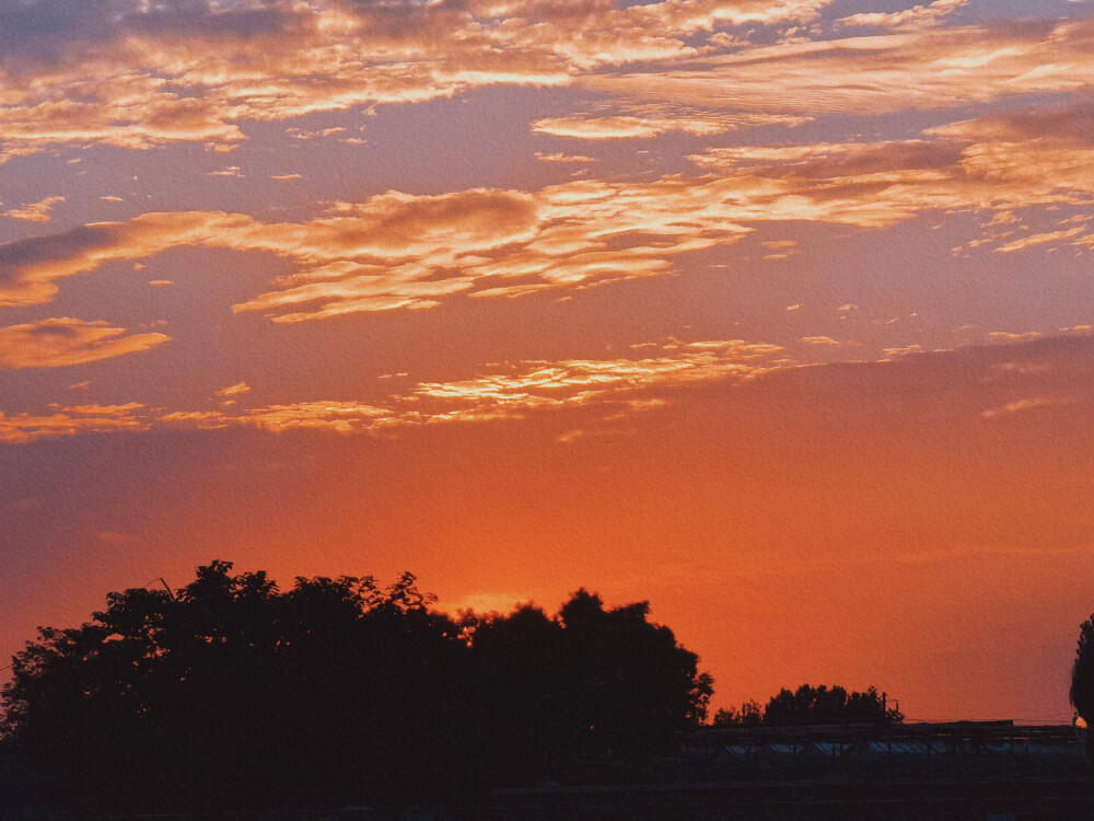 自己拍的 哈哈！
（那个小白云不是！）